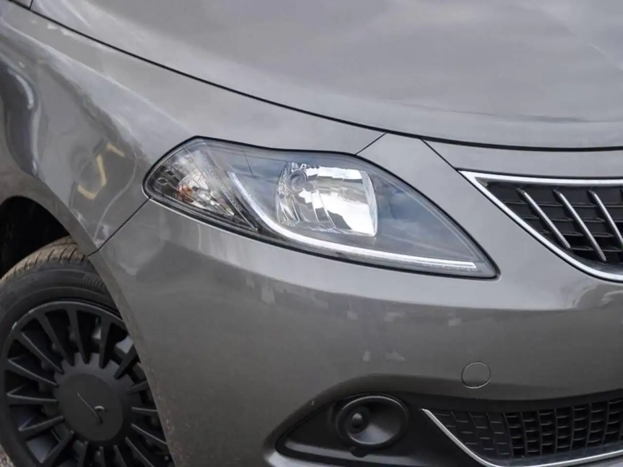 Lancia Ypsilon 2023 — фото 15