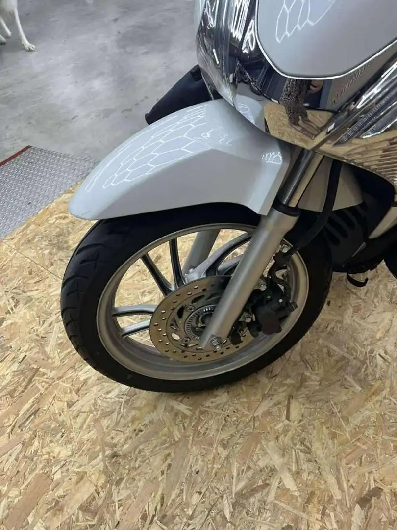 Honda SH 125i Blanc - 2