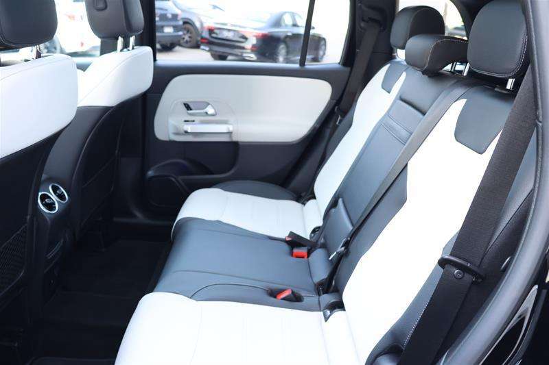 2022 Mercedes-Benz GLB 4MATIC SUV — снимка 1