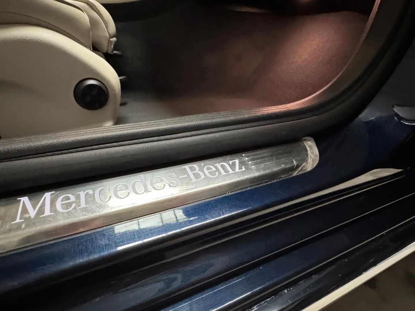 Mercedes-Benz E 220 d 4Matic EXCLUSIVE PANO WIDESCREEN AHK Blau - 2