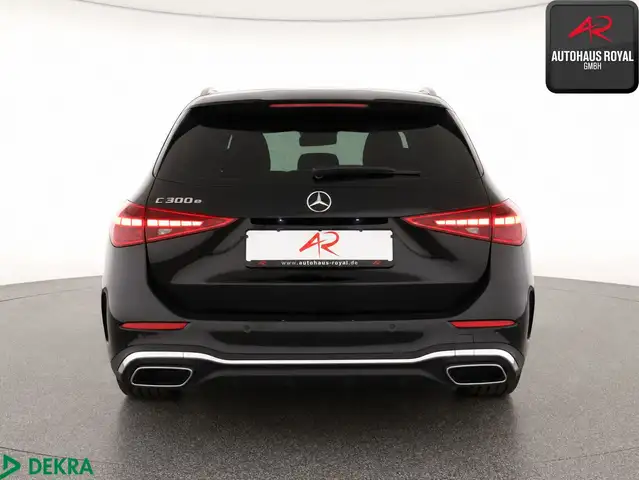 Mercedes-Benz 300 view 4