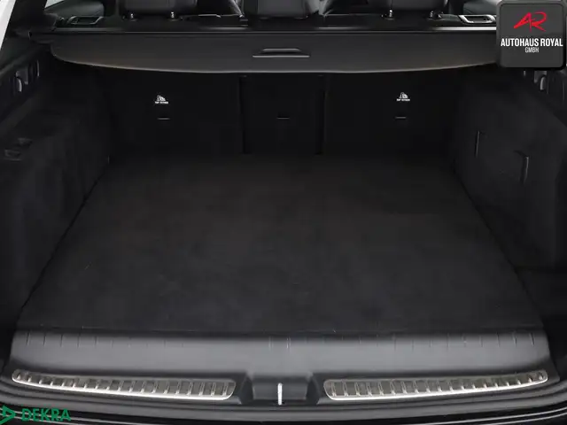 Mercedes-Benz C-Class view 21
