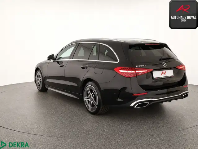 Mercedes-Benz 300 view 3