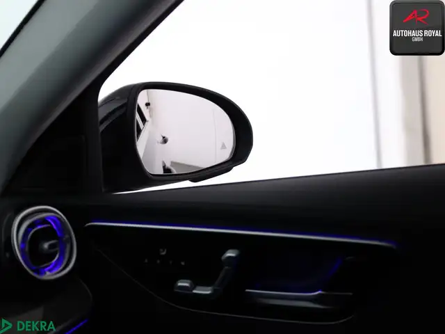 Mercedes-Benz C-Class view 18