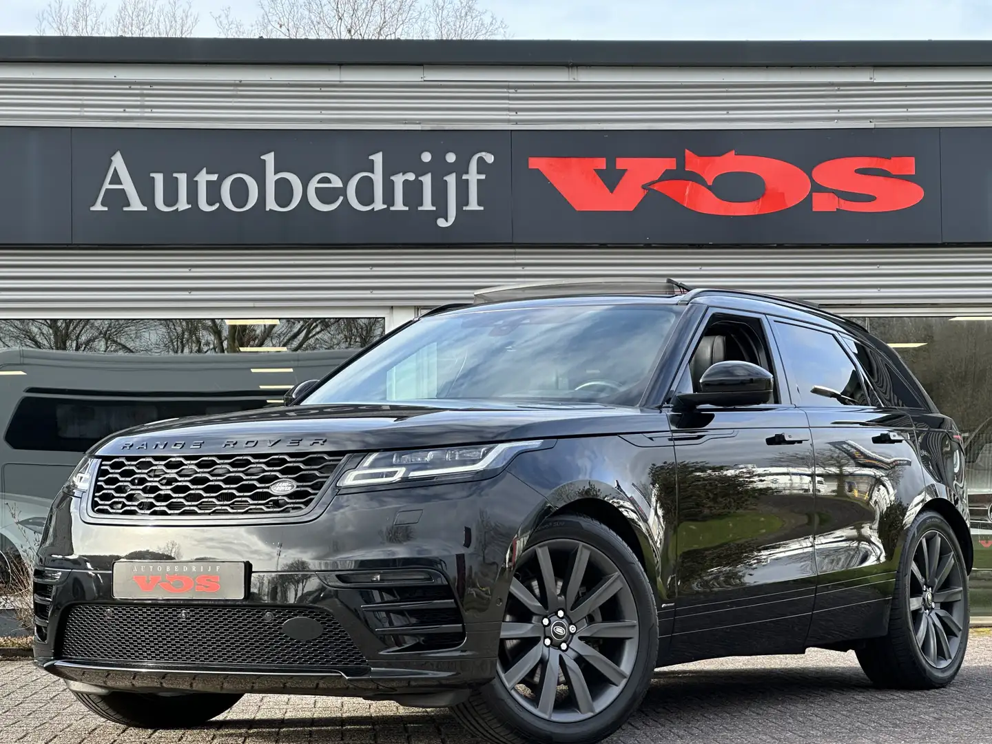 Land Rover Range Rover Velar 3.0 V6 SC AWD R-Dynamic HSE | Massage | Ventilatie Zwart - 1