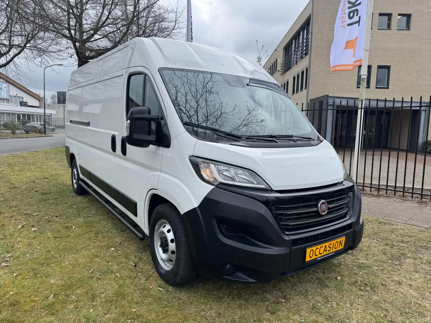 Fiat Ducato 35 2.3 MultiJet L4H2 2 x schuifdeur, airco, cruise Wit - 2
