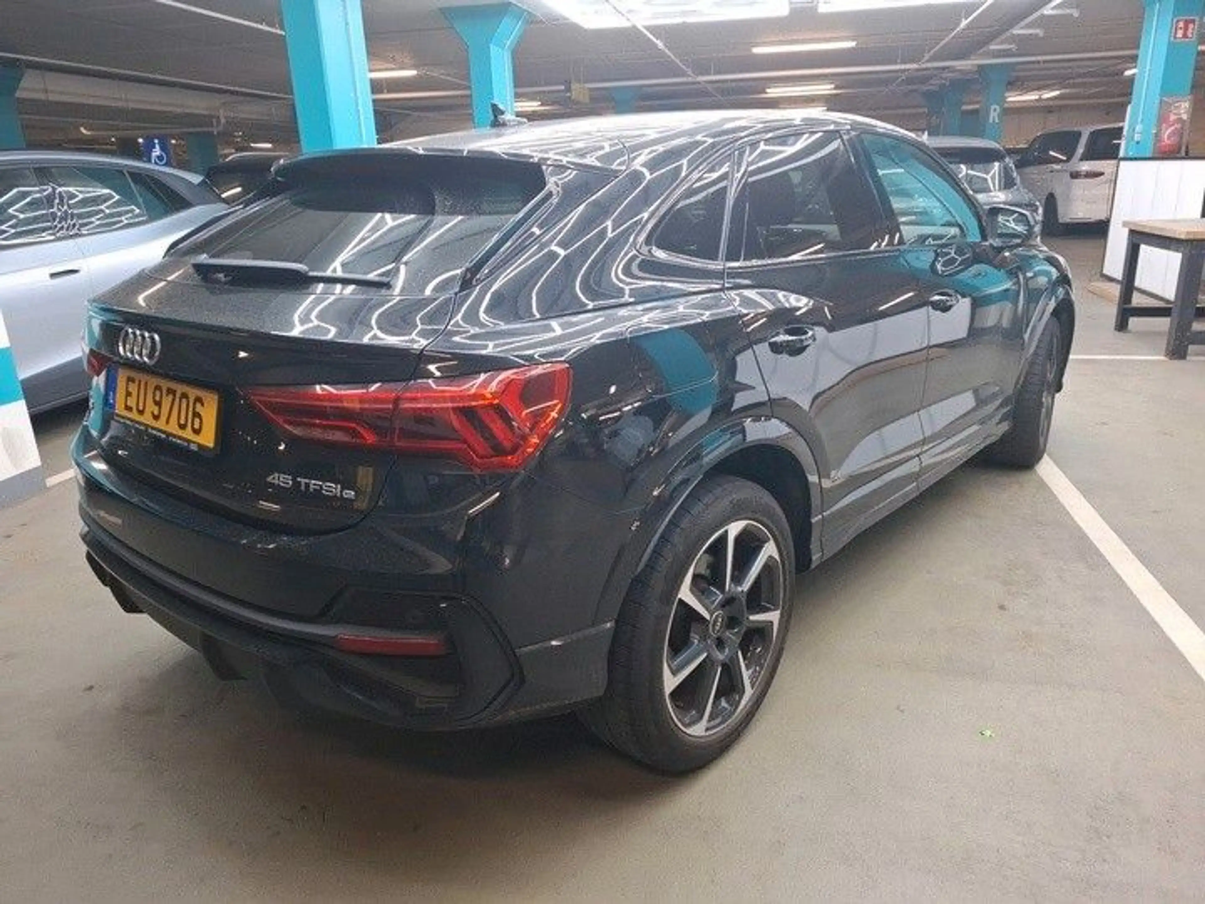 Audi Q3 Sportback 45 TFSI e S line*LED*LEDER-SPORT*