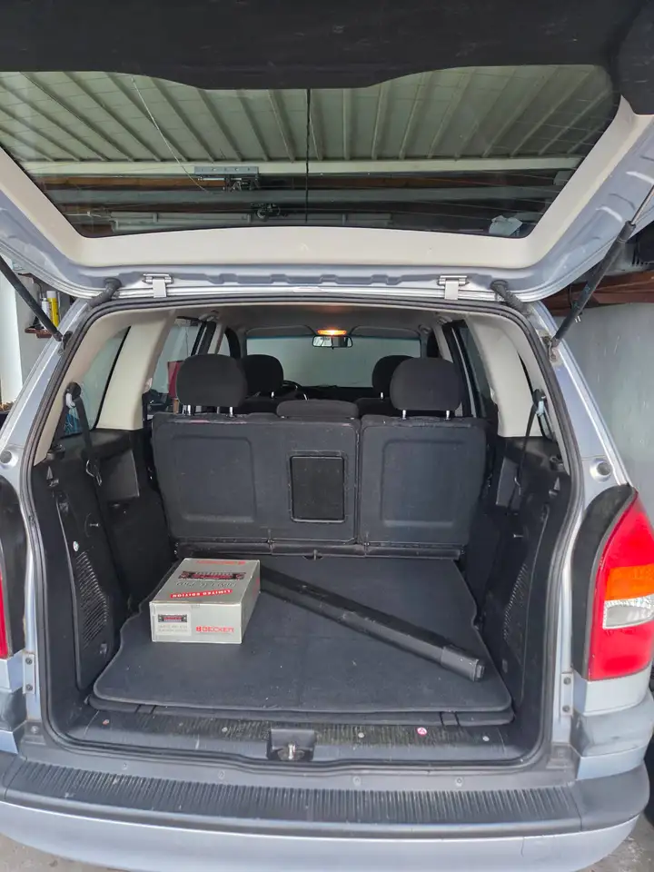 Opel Zafira 1.8 16V Elegance, foto 4