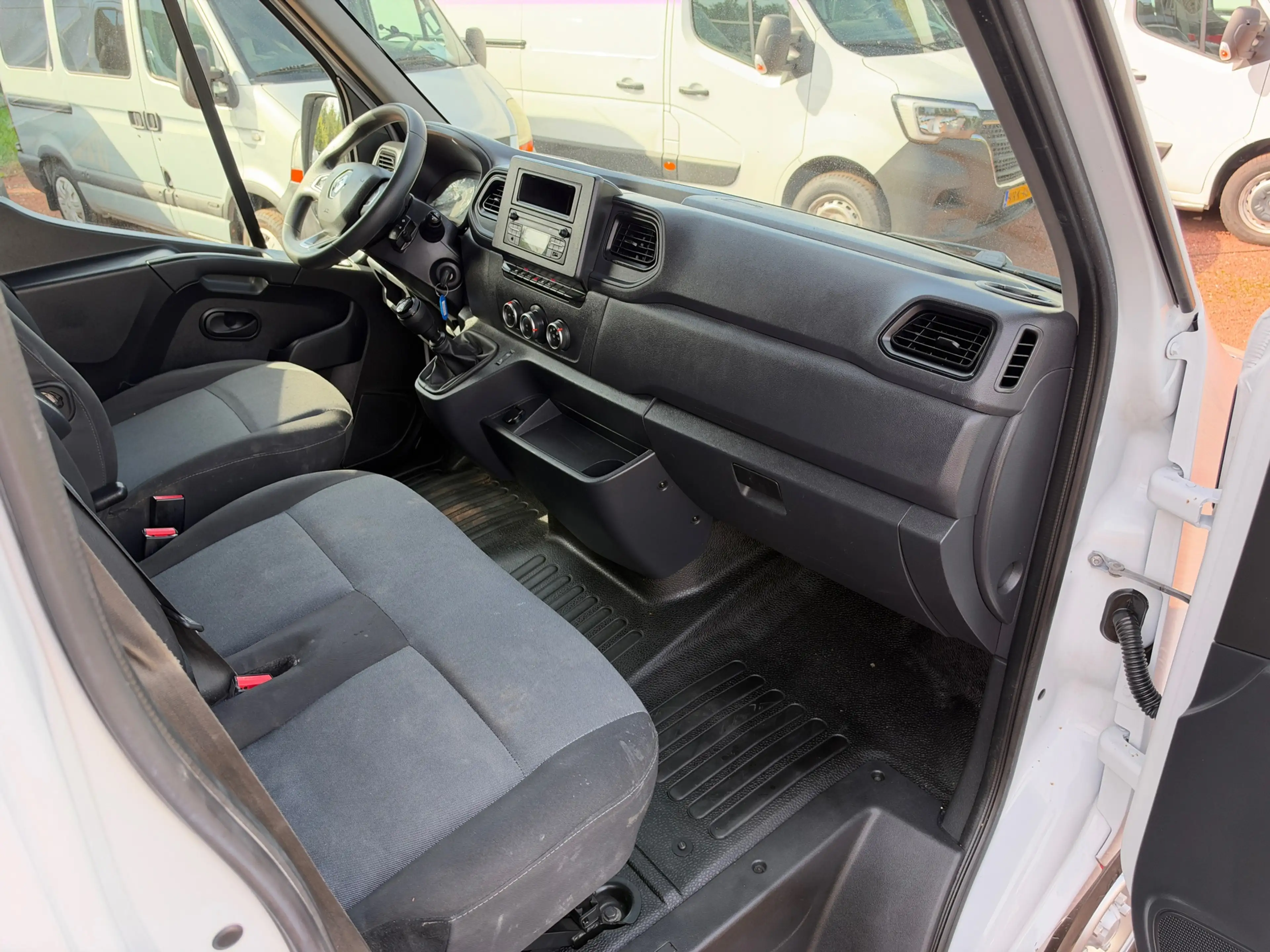 Renault Master T35 2.3 dCi 165PK L4H2 EL Energy Comfort — photo 7