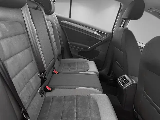 Volkswagen Golf view 11