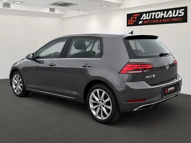 Volkswagen Golf view 3