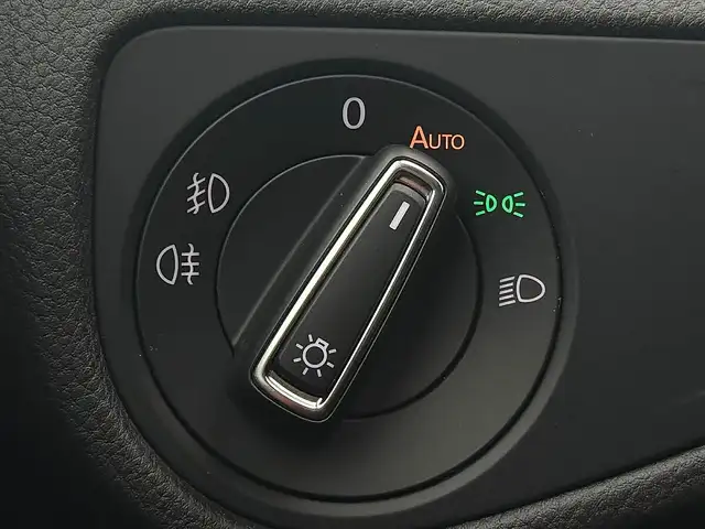 Volkswagen Golf view 14