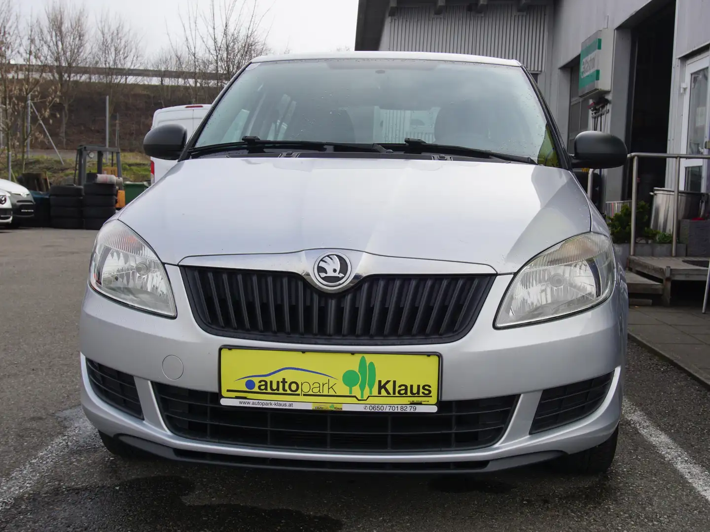 Skoda Fabia Active Grau - 2