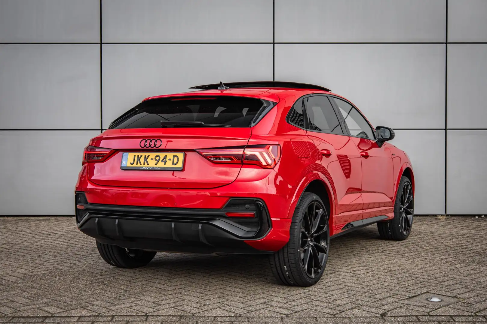 Audi Q3 Sportback 45 TFSIe 245pk S Edition | 21" LMV | 360 Rouge - 2