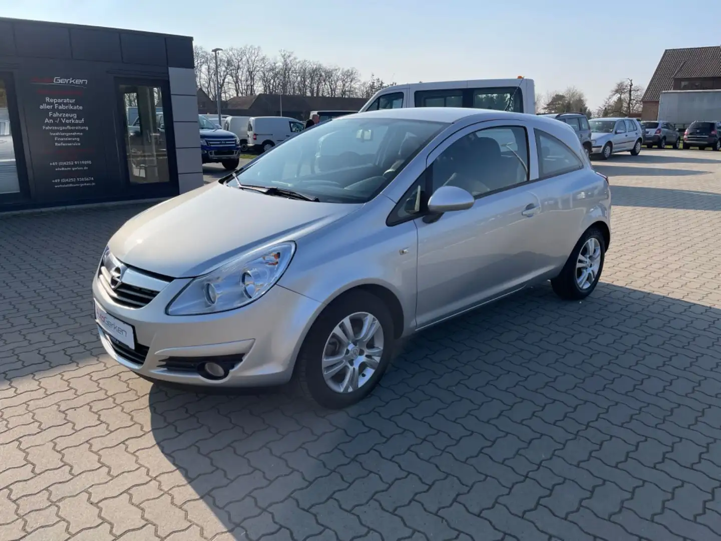 Opel Corsa D 1.2 Edition Automatik 1HD TÜV NEU Klima Argent - 1