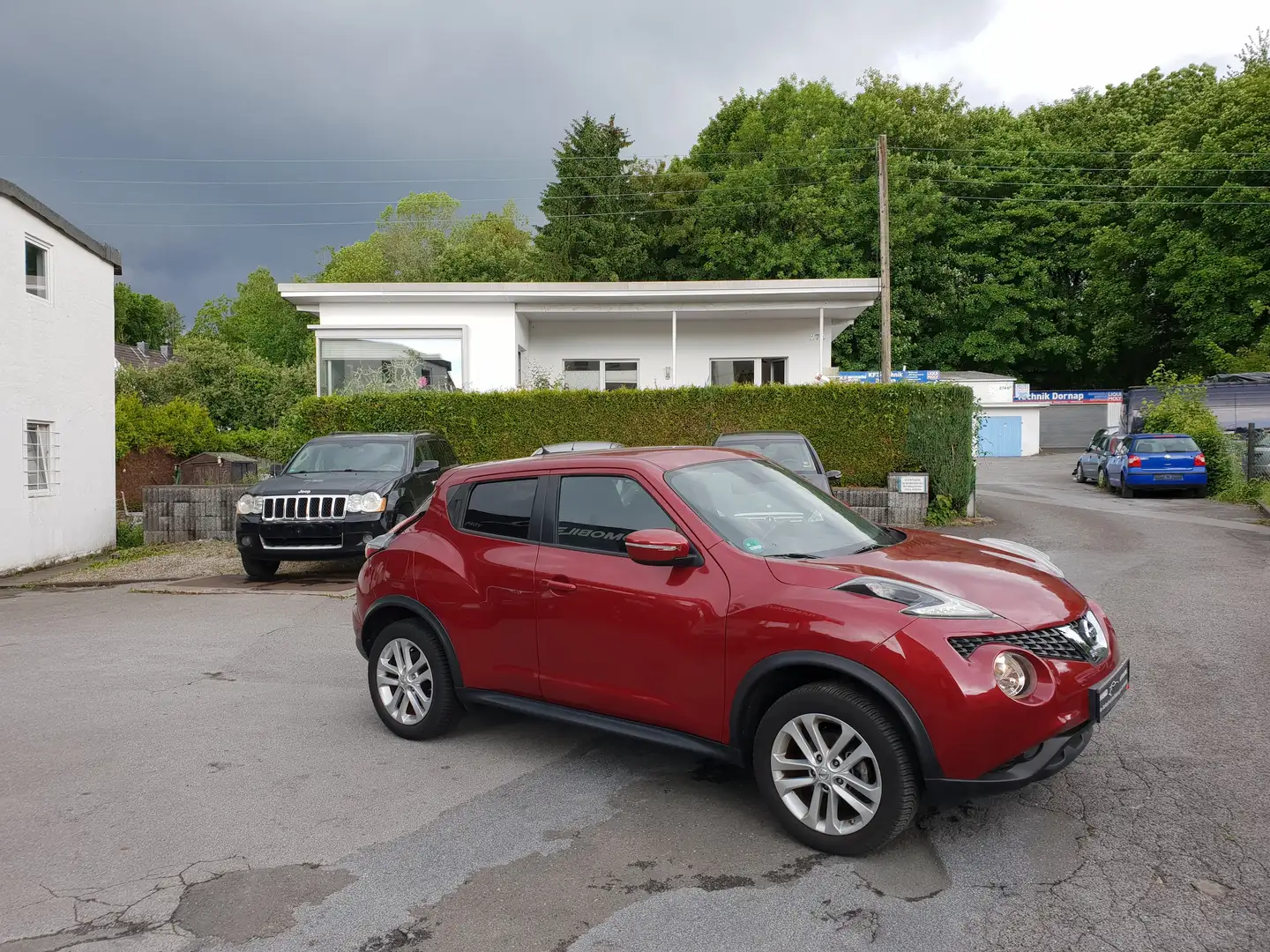 Nissan Juke 1.6 Automatik Acenta TOPZUSTAND 50TKM NAVI XENON Rouge - 2