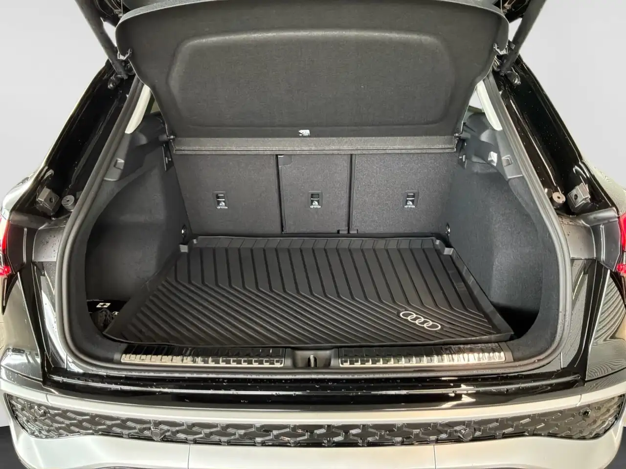 Audi Q3 снимка Audi Q3