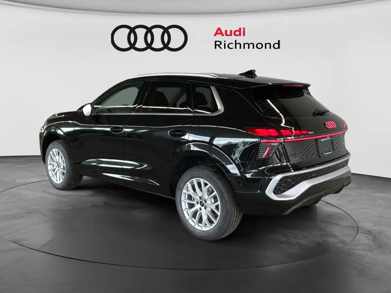 Audi Q3 снимка Audi Q3