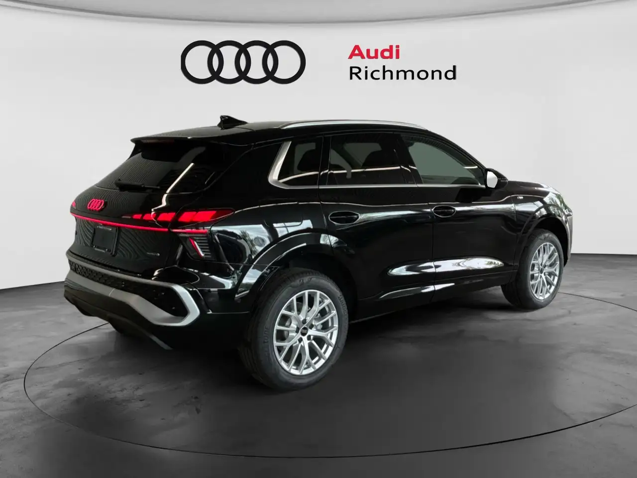 Audi Q3 снимка Audi Q3