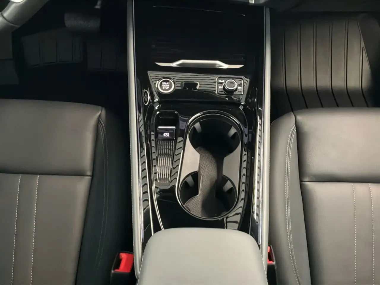 Audi Q3 снимка Audi Q3