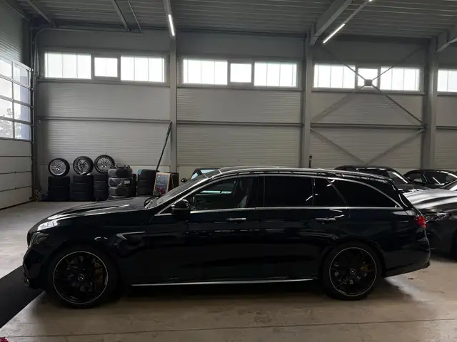 Mercedes-Benz E Class view 13