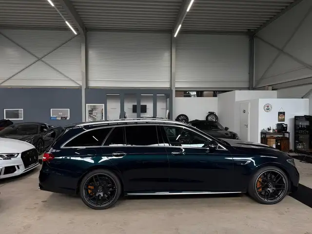 Mercedes-Benz E Class view 9