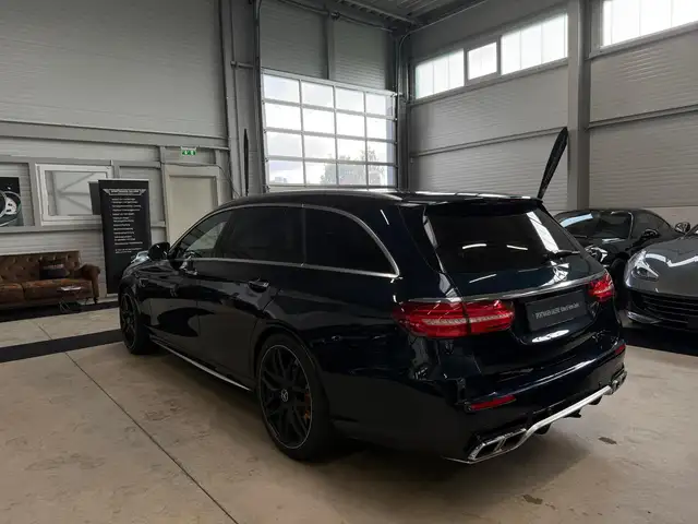 Mercedes-Benz E Class view 12
