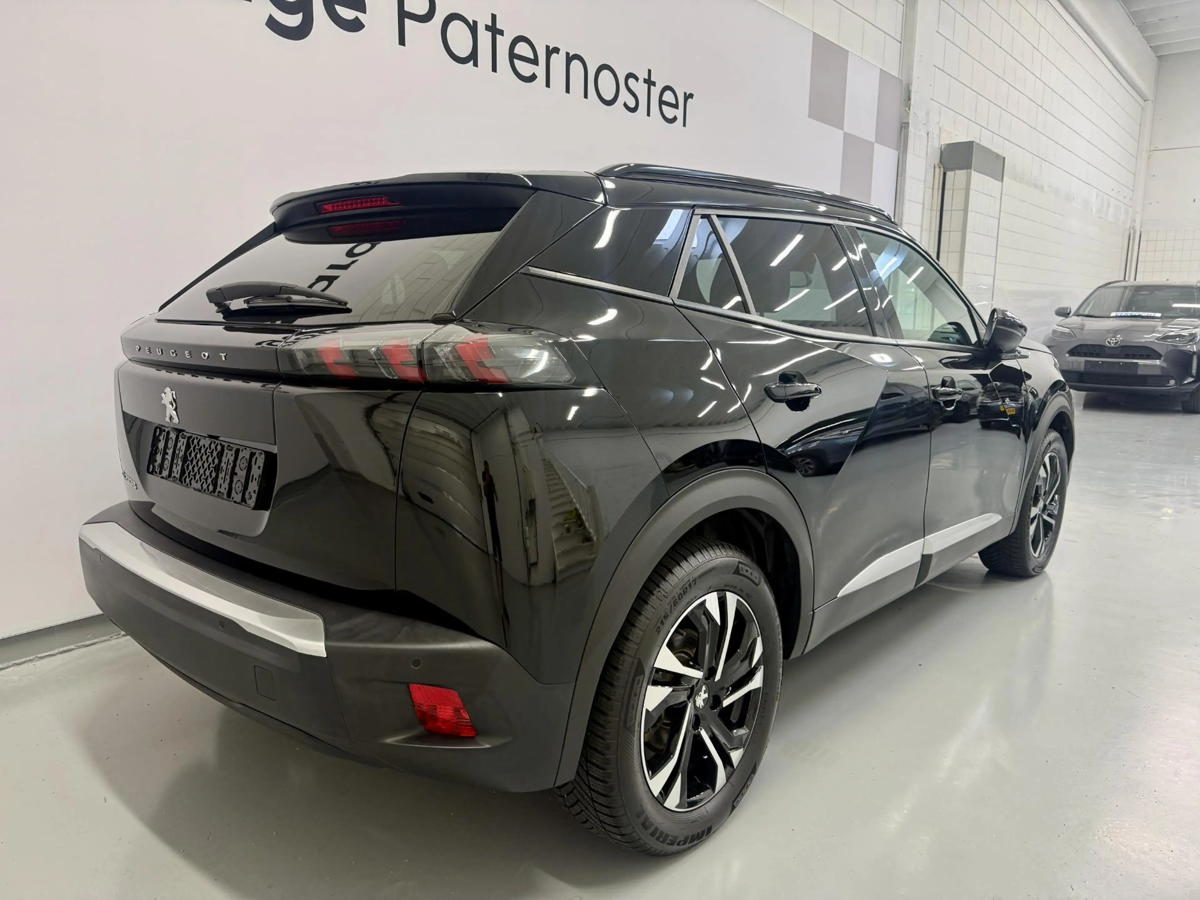 Peugeot e-2008 EV Allure 50 kWh Carplay / PDC / Camera / Bovag ga — photo 3