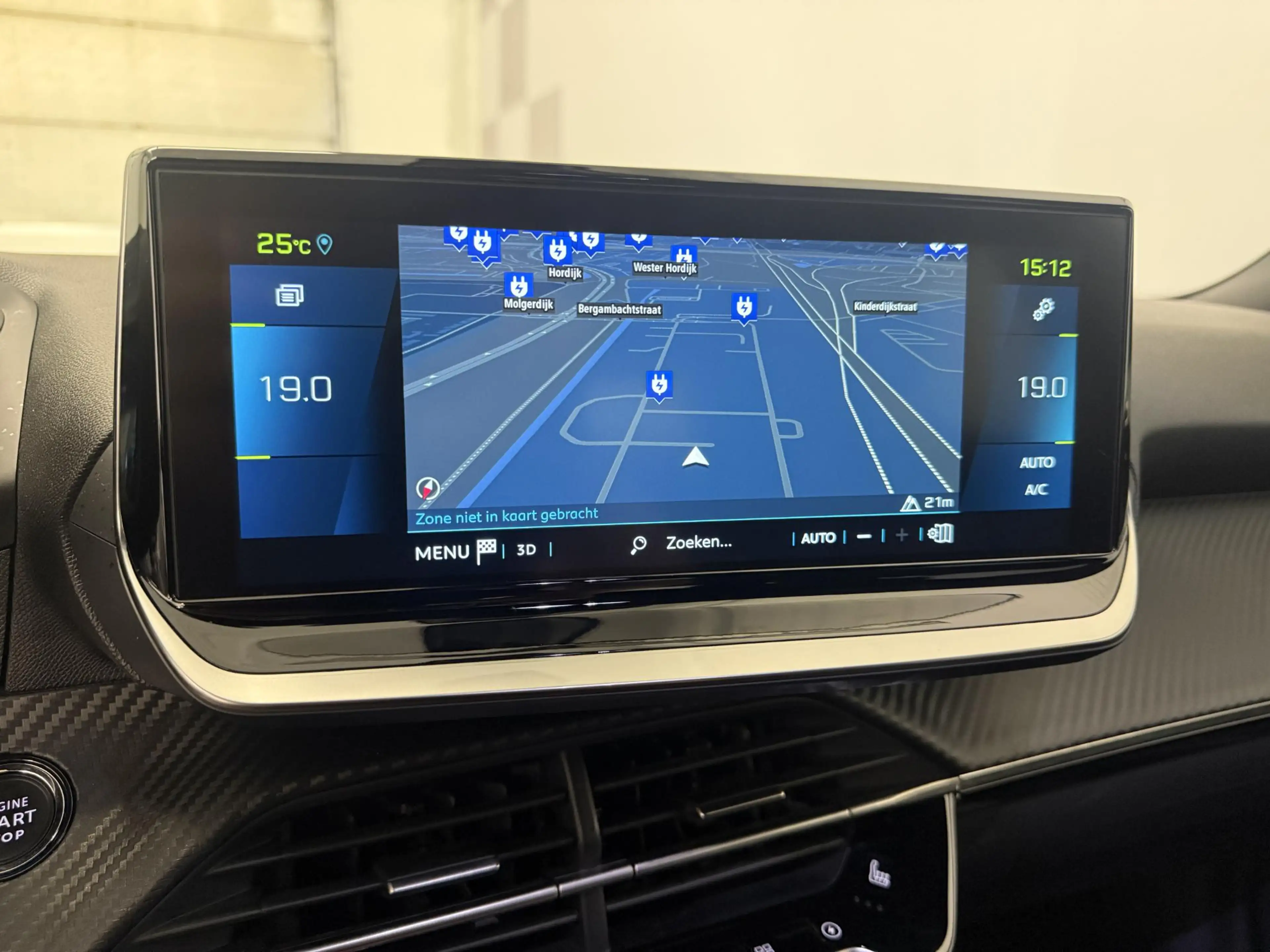 Peugeot e-2008 EV Allure 50 kWh Carplay / PDC / Camera / Bovag ga — photo 14