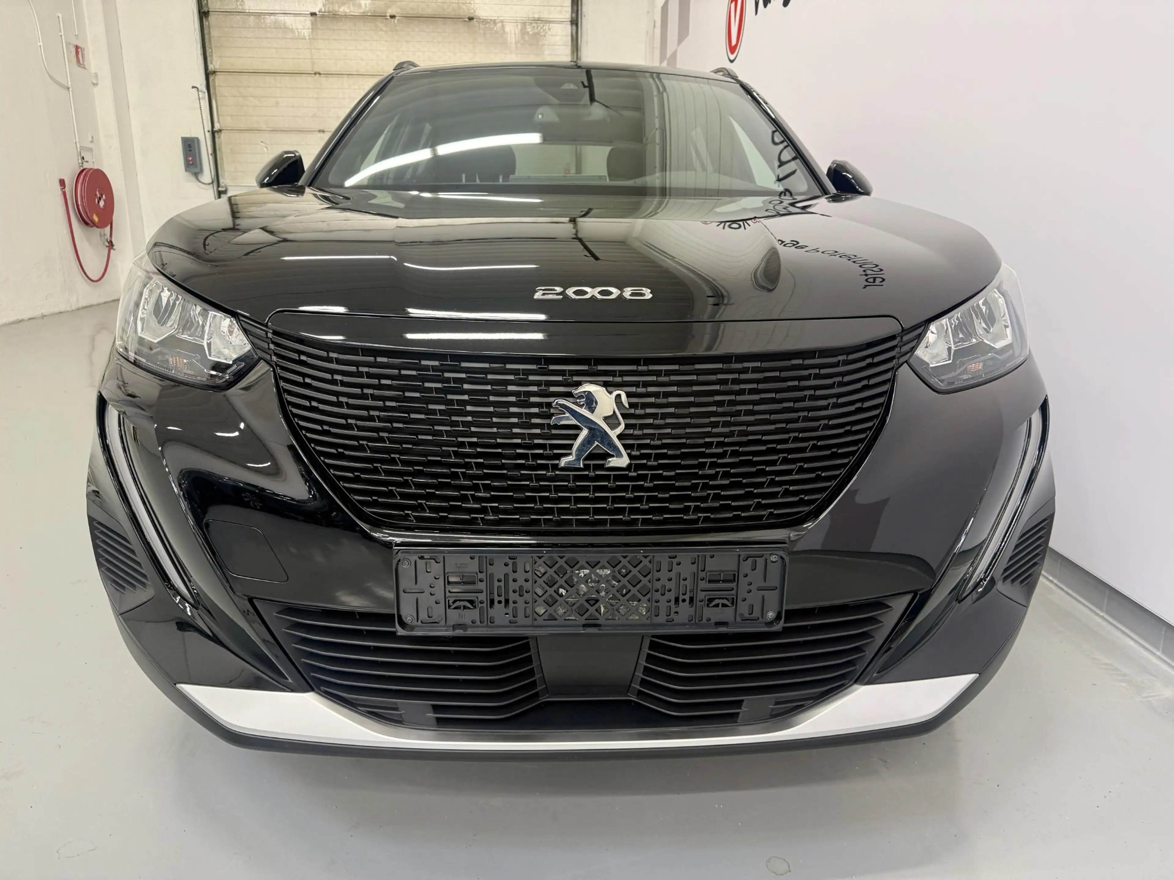 Peugeot e-2008 EV Allure 50 kWh Carplay / PDC / Camera / Bovag ga — photo 9