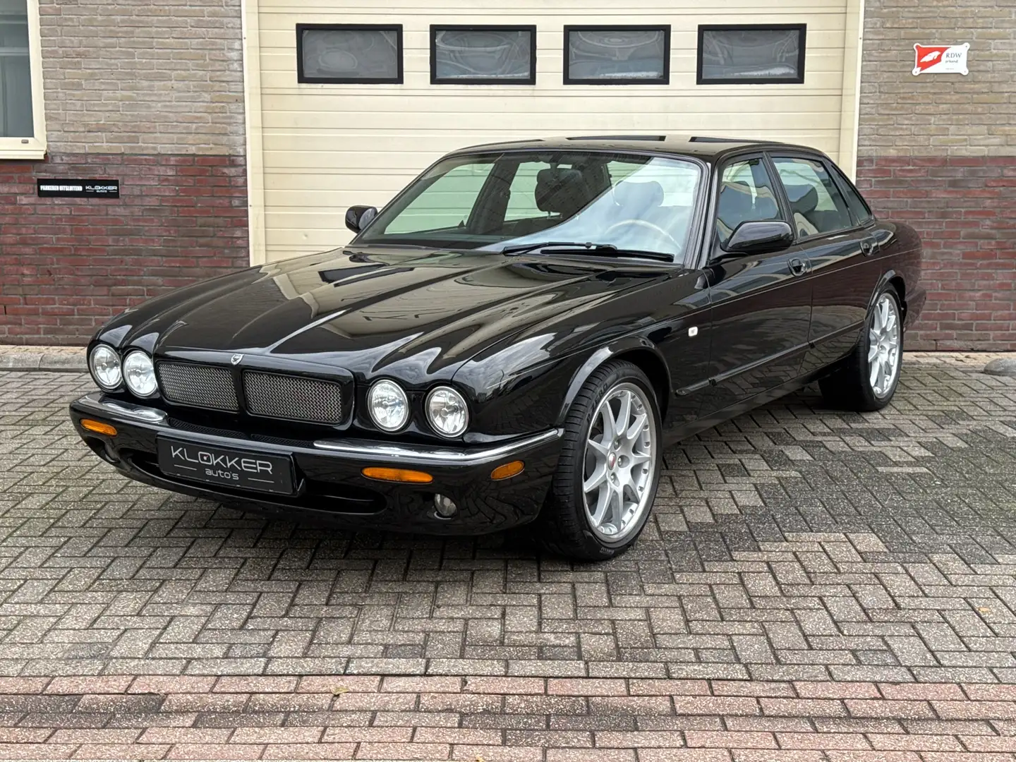 Jaguar XJR 4.0 V8 Supercharged | 19" Montreal Noir - 1