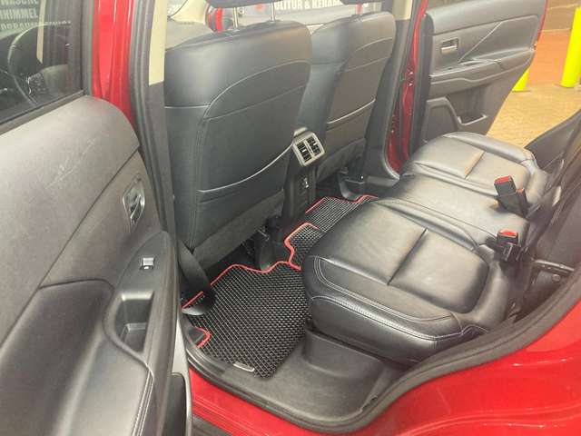 Imagine Mitsubishi Outlander Outlander 2.4 4WD CVT Intense