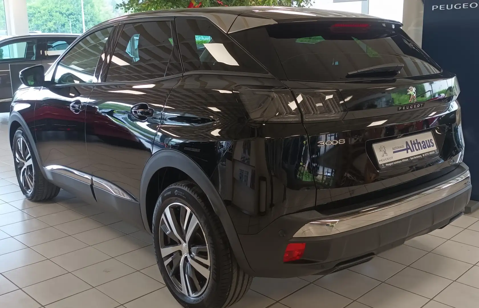 Peugeot 3008 Allure Pack PureTech130 EAT8 Sommer/Winterräder Schwarz - 2