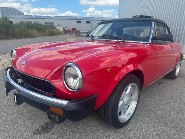 Fiat Pininfarina 124 Spider DS *LIEBHABERFAHRZEUG*TOP ZUSTAND*