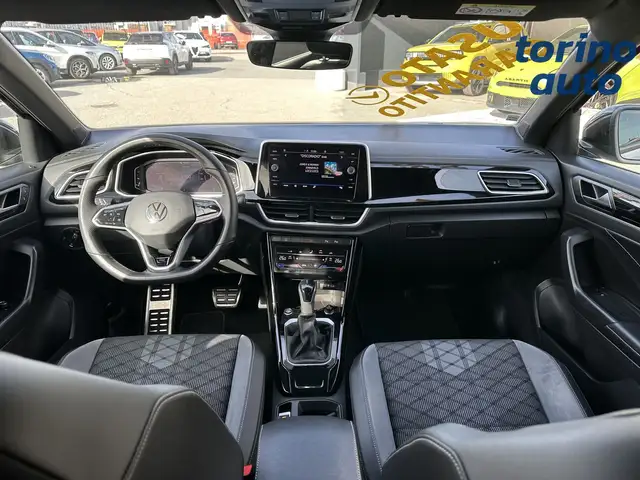Volkswagen T-Roc view 14