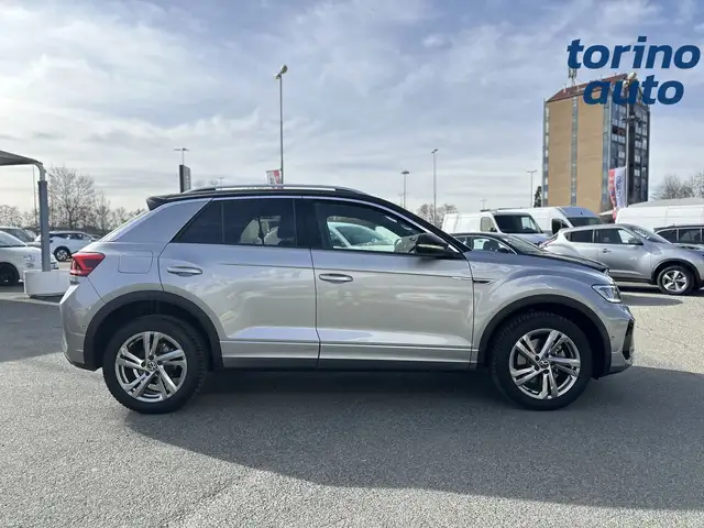 Volkswagen T-Roc view 8