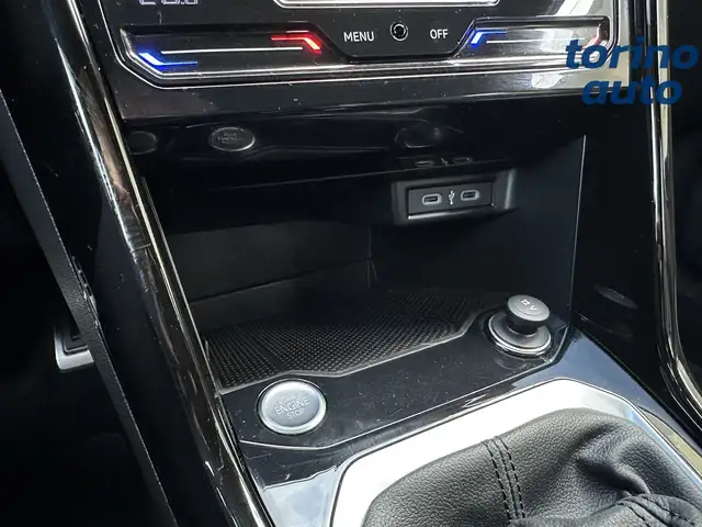 Volkswagen T-Roc view 25