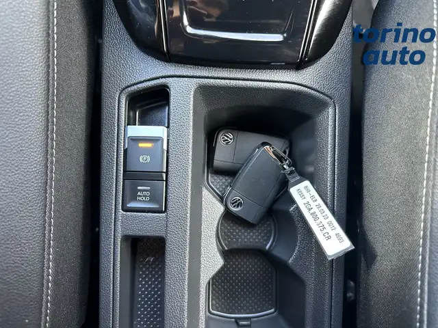Volkswagen T-Roc view 26