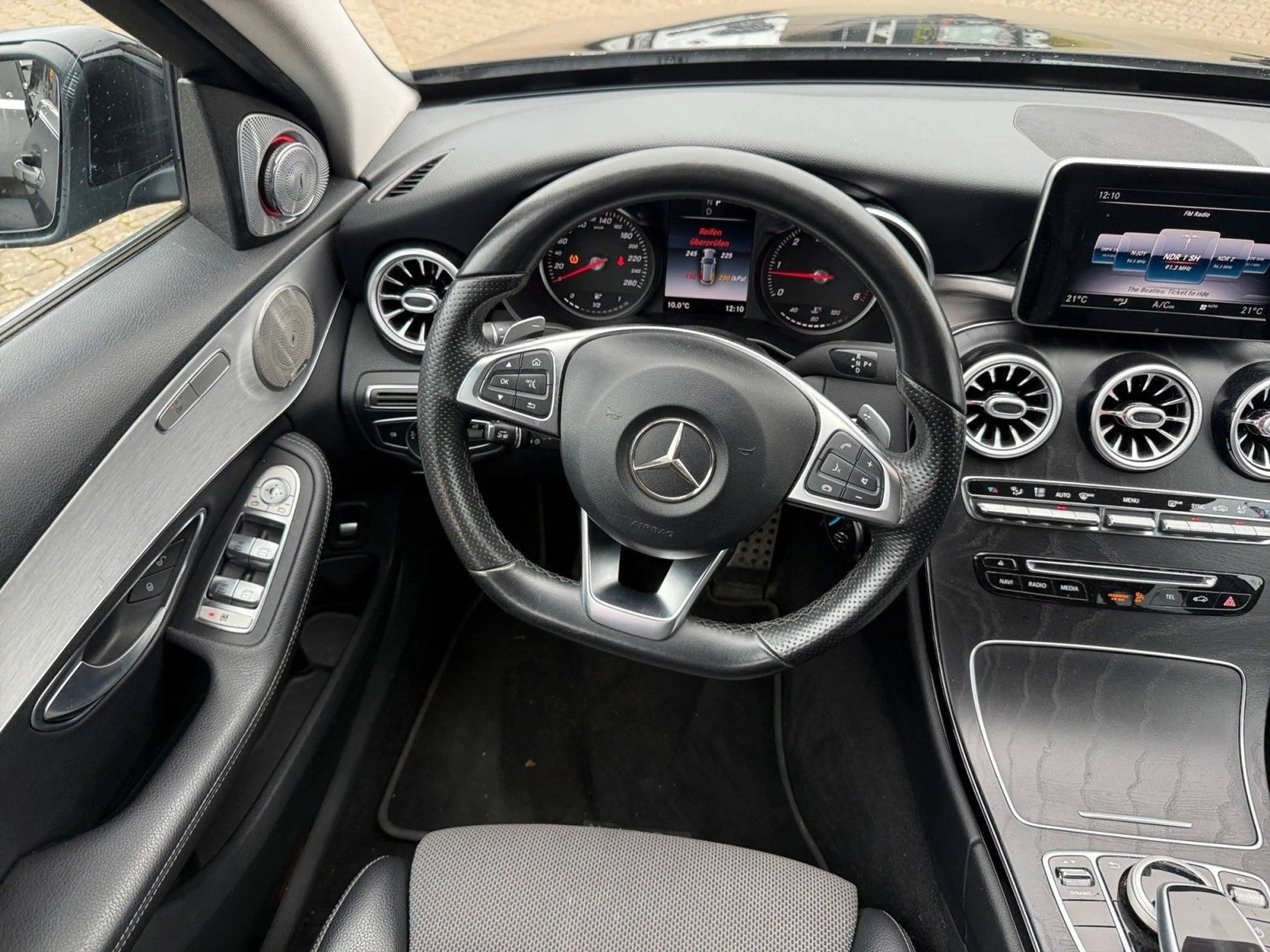 Mercedes-Benz C 220 C T-Modell AMG Line — photo 11
