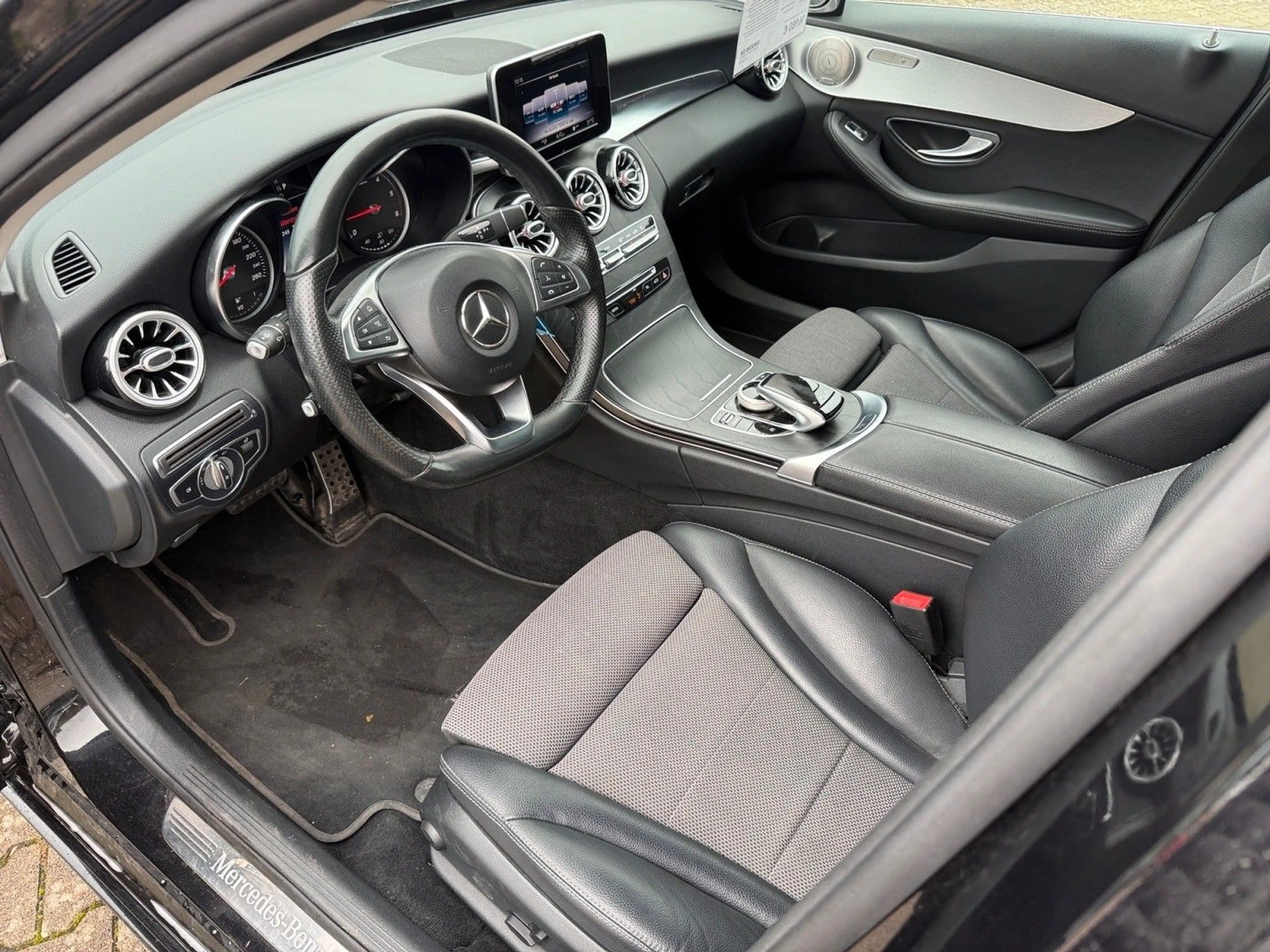 Mercedes-Benz C 220 C T-Modell AMG Line — photo 9