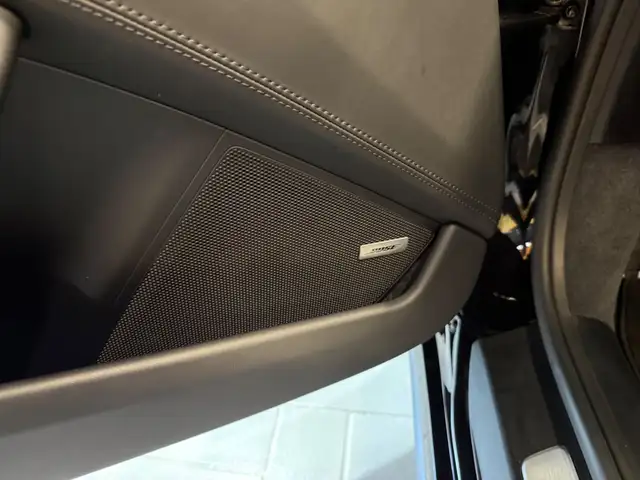 Porsche 911 view 22