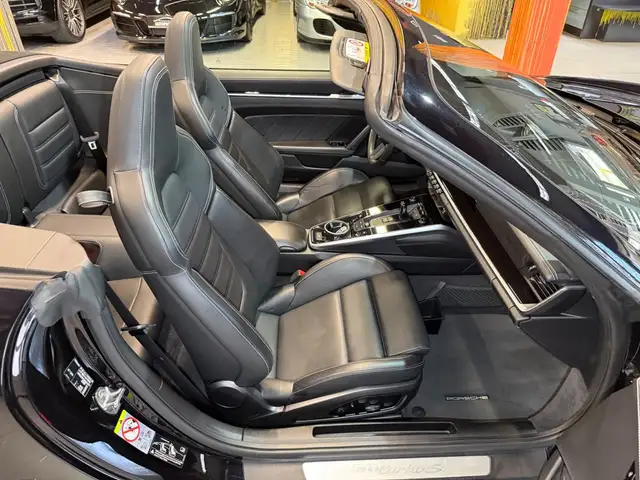 Porsche 911 view 16