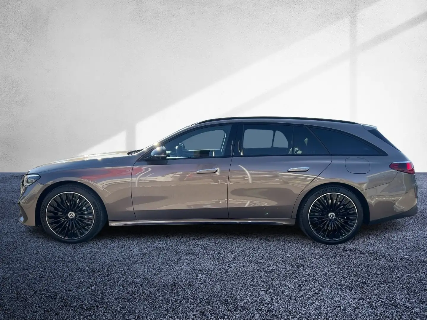 Mercedes-Benz E 300 de 4MATIC T-Modell EQ AMG HUD AHV 306° Brun - 2