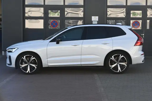 Volvo XC60 view 2