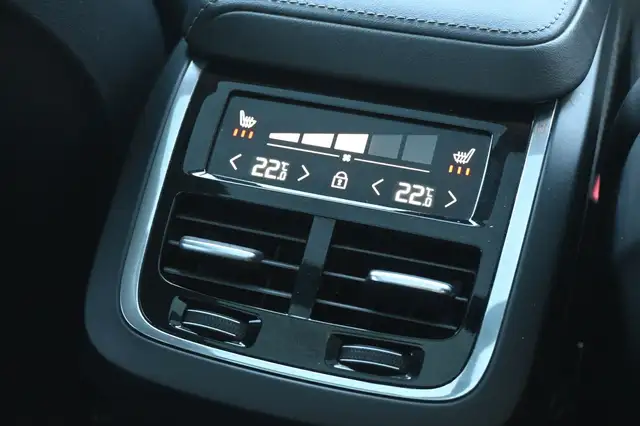 Volvo XC60 view 14