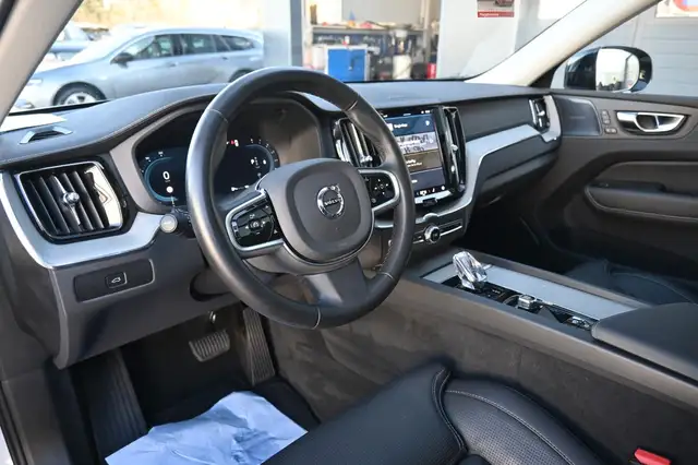 Volvo XC60 view 9