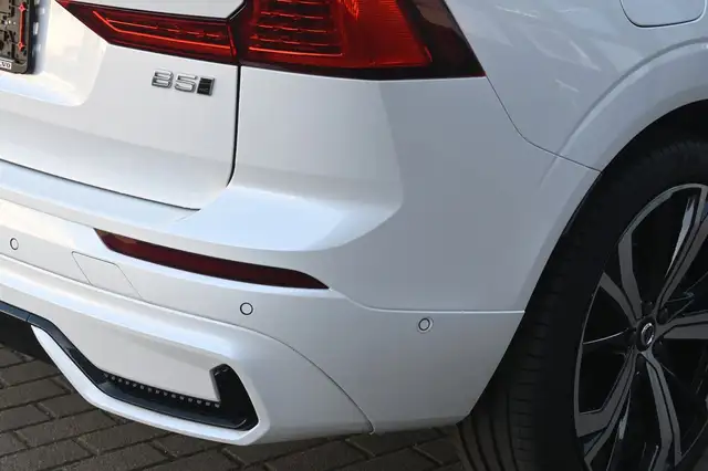 Volvo XC60 view 5