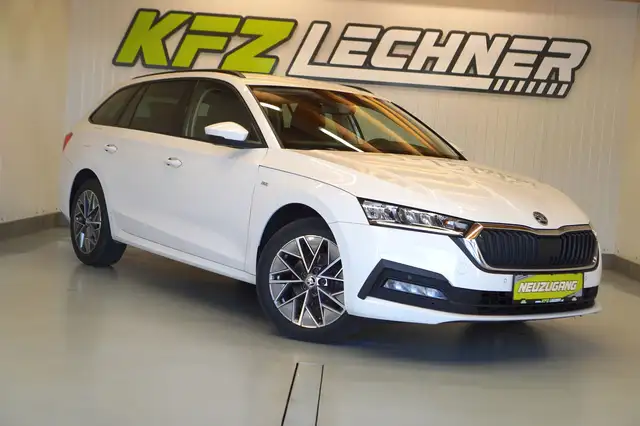 Skoda Octavia view 3