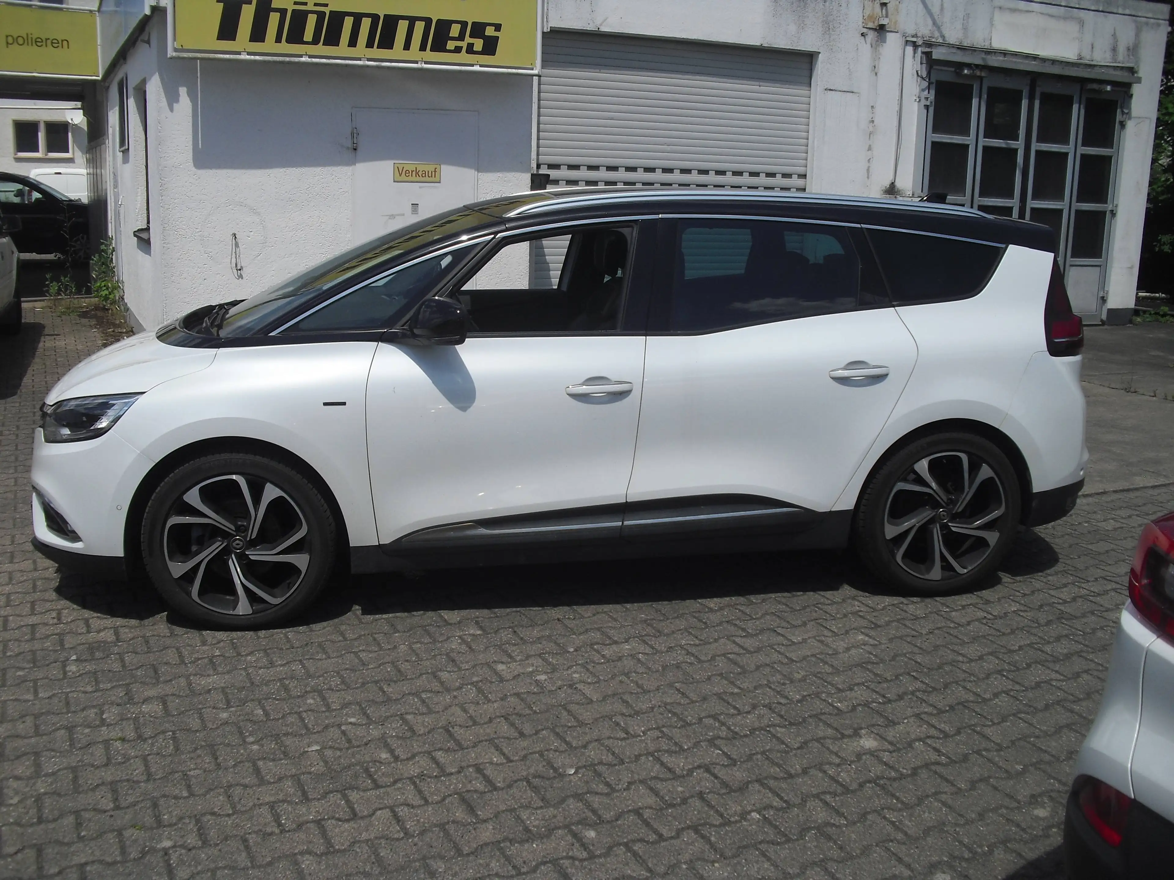 Renault Grand Scenic Scenic TCe 160 GPF EDC BLACK EDITION 7 Sitze ALU BOSE Klima Panorama — photo 9