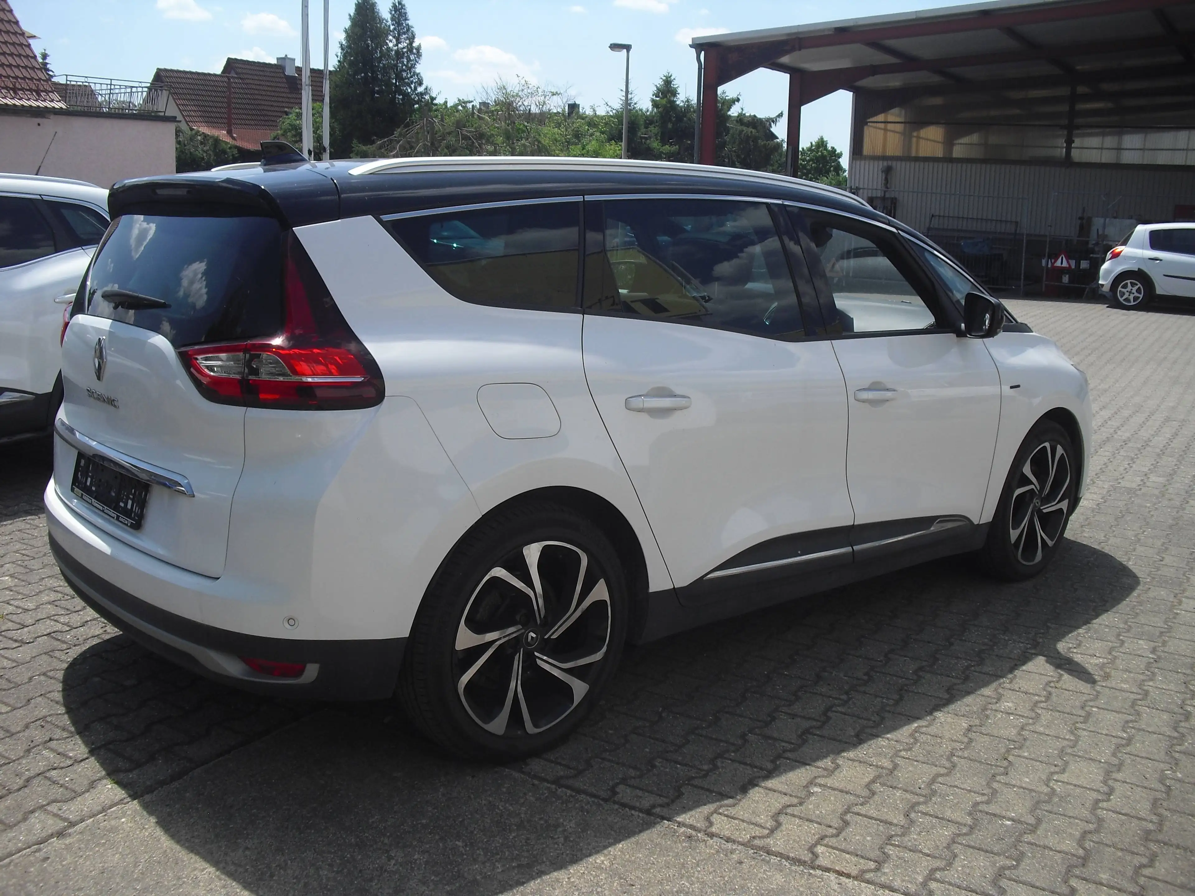Renault Grand Scenic Scenic TCe 160 GPF EDC BLACK EDITION 7 Sitze ALU BOSE Klima Panorama — photo 6